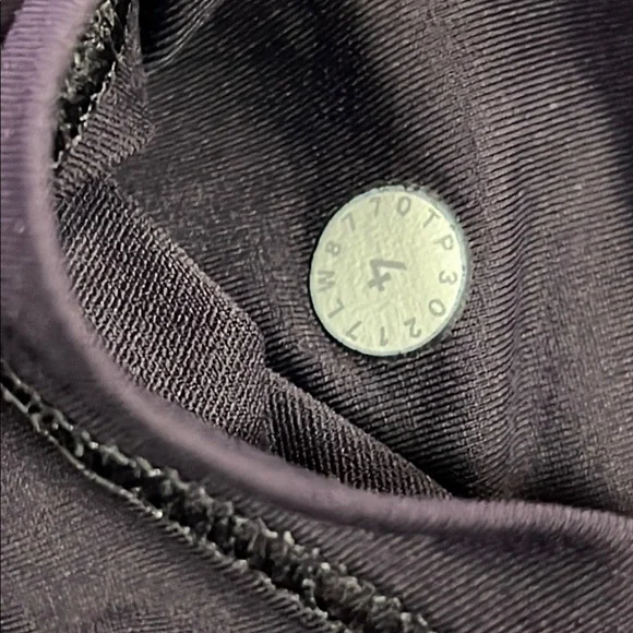 Lululemon lost in pace skirt size 4 - Picture 4 of 10